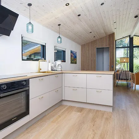 6 Person In Glesborg-by Traum