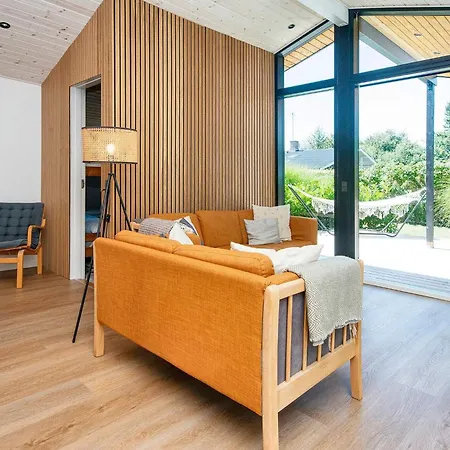 6 Person In Glesborg-by Traum