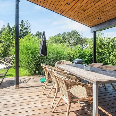 6 Person In Glesborg-by Traum